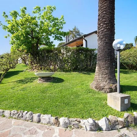 Apartment Monolocale Nel Parco Con Piscina Sestri Levante