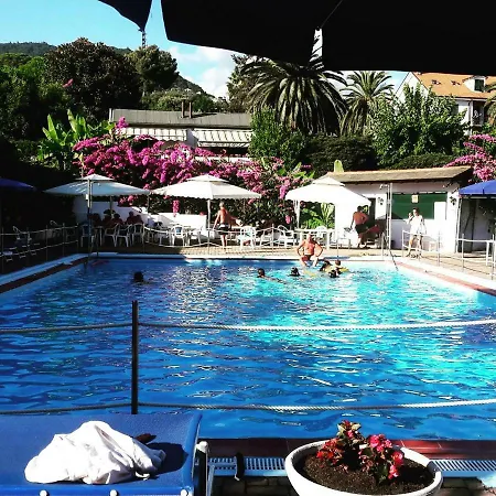 Monolocale Nel Parco Con Piscina Apartment Sestri Levante